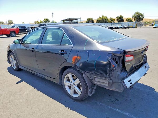 2014 TOYOTA CAMRY