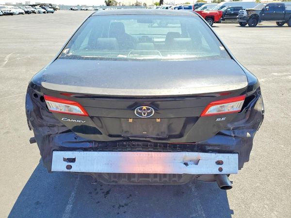 2014 TOYOTA CAMRY