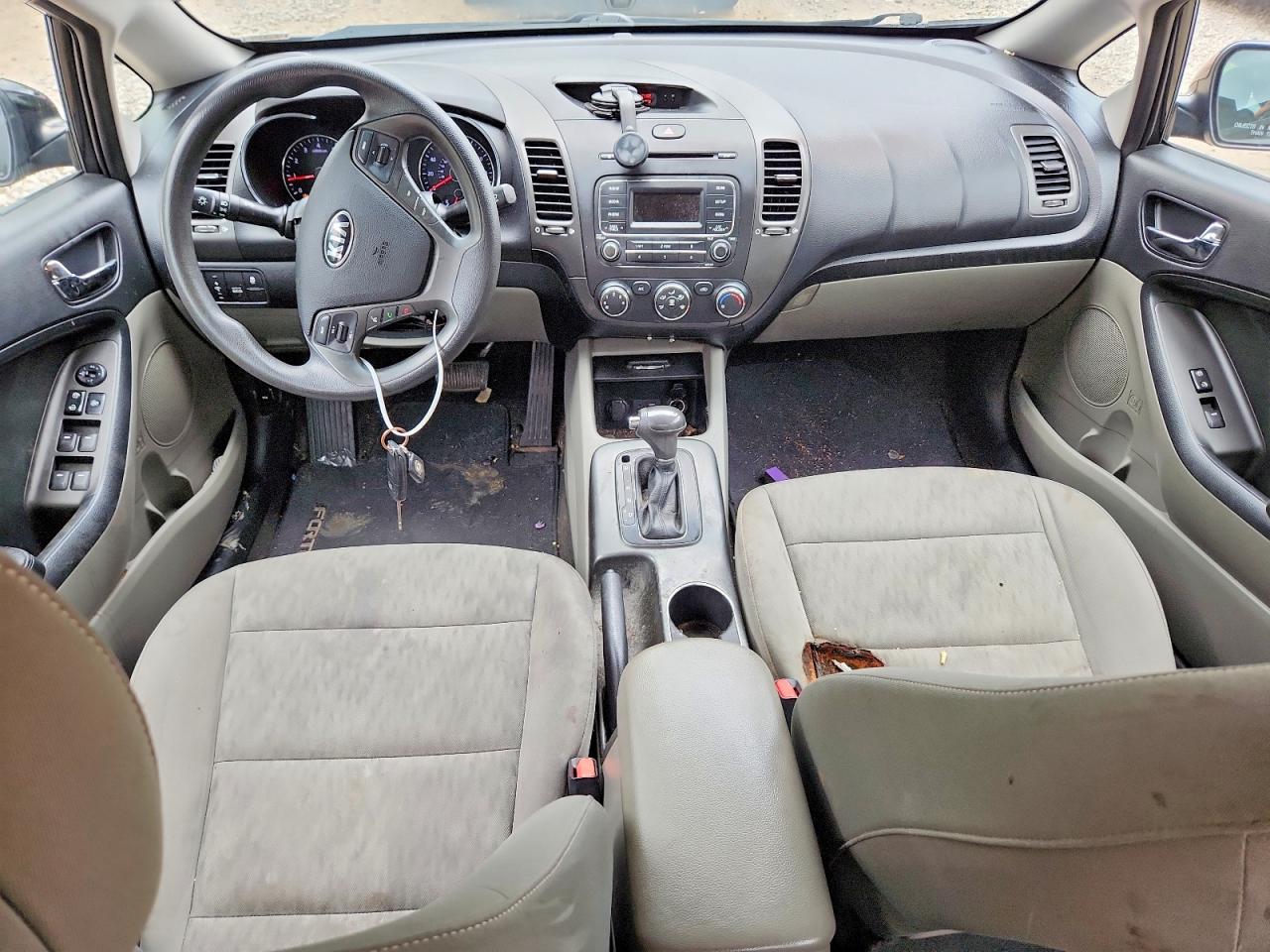 2016 KIA FORTE GL (Middle-Low Grade)