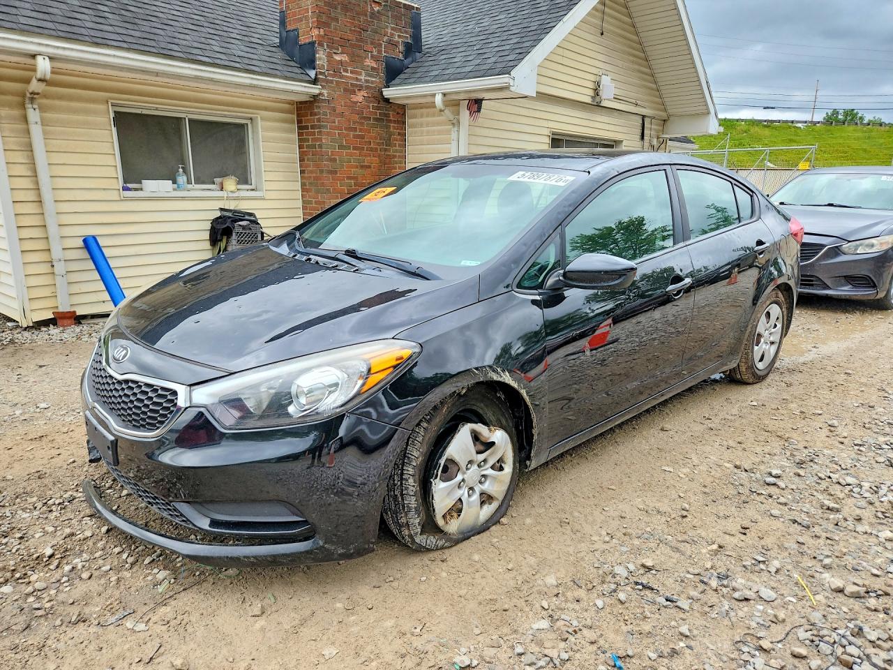 2016 KIA FORTE GL (Middle-Low Grade)