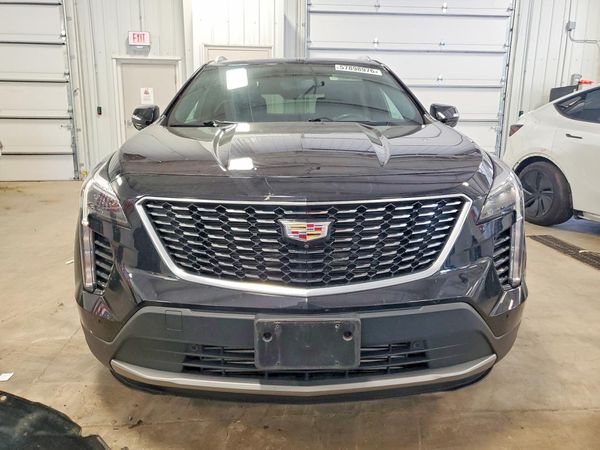 2022 CADILLAC XT4 Premium Luxury