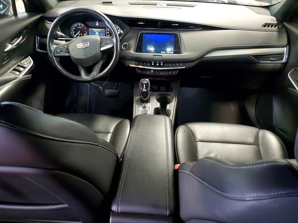 2022 CADILLAC XT4 Premium Luxury