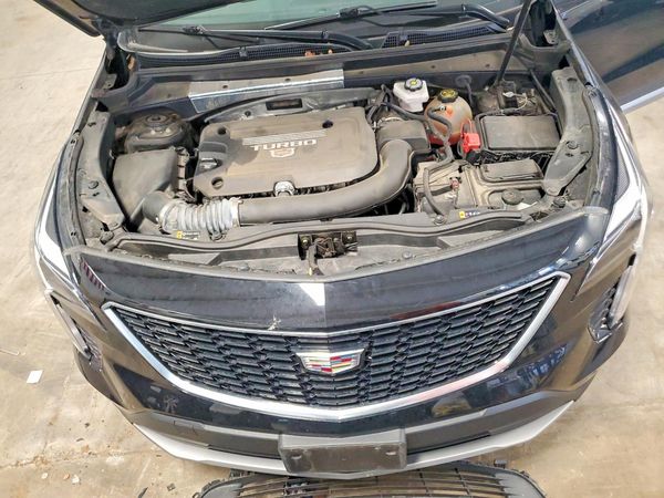 2022 CADILLAC XT4 Premium Luxury