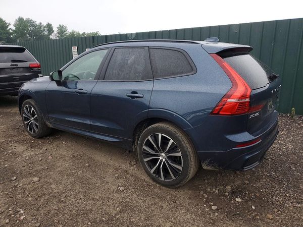2024 VOLVO XC60 Ultimate Dark