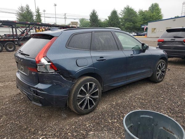 2024 VOLVO XC60 Ultimate Dark