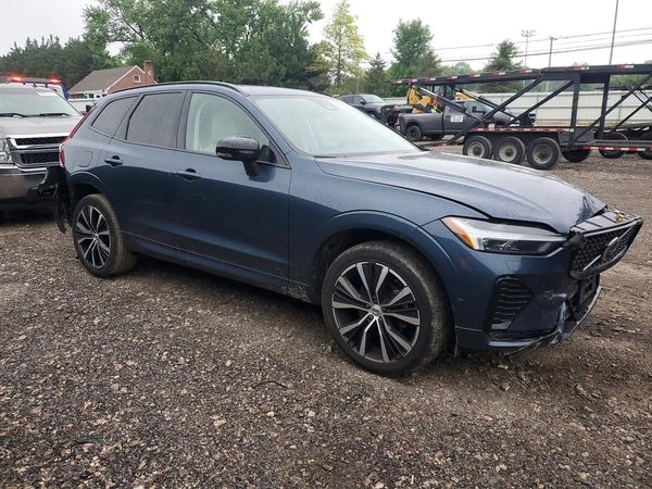 2024 VOLVO XC60 Ultimate Dark