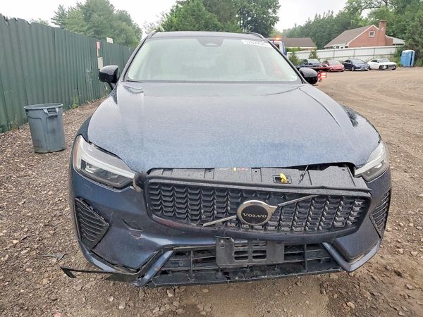 2024 VOLVO XC60 Ultimate Dark