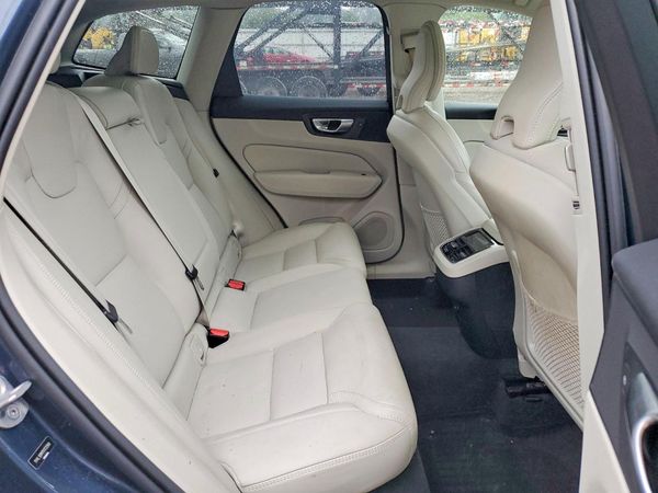 2024 VOLVO XC60 Ultimate Dark