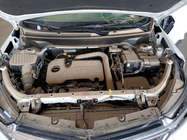 2023 CHEVROLET EQUINOX LT (1LT) — Engine bay