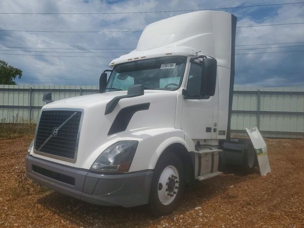 2018 VOLVO VNL