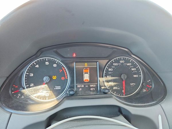 2012 AUDI Q5 Premium Plus