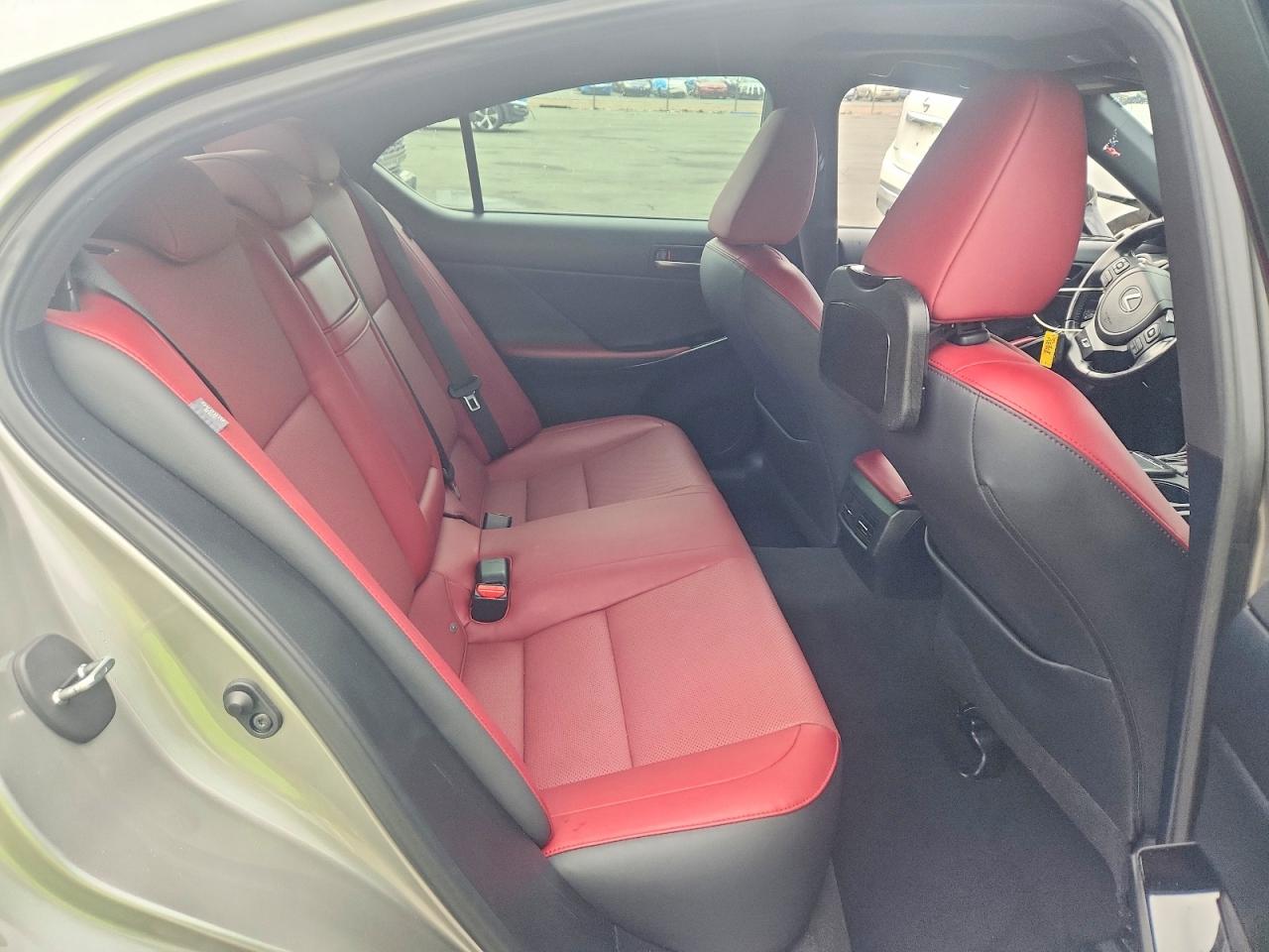 2021 LEXUS IS 300 Comfort