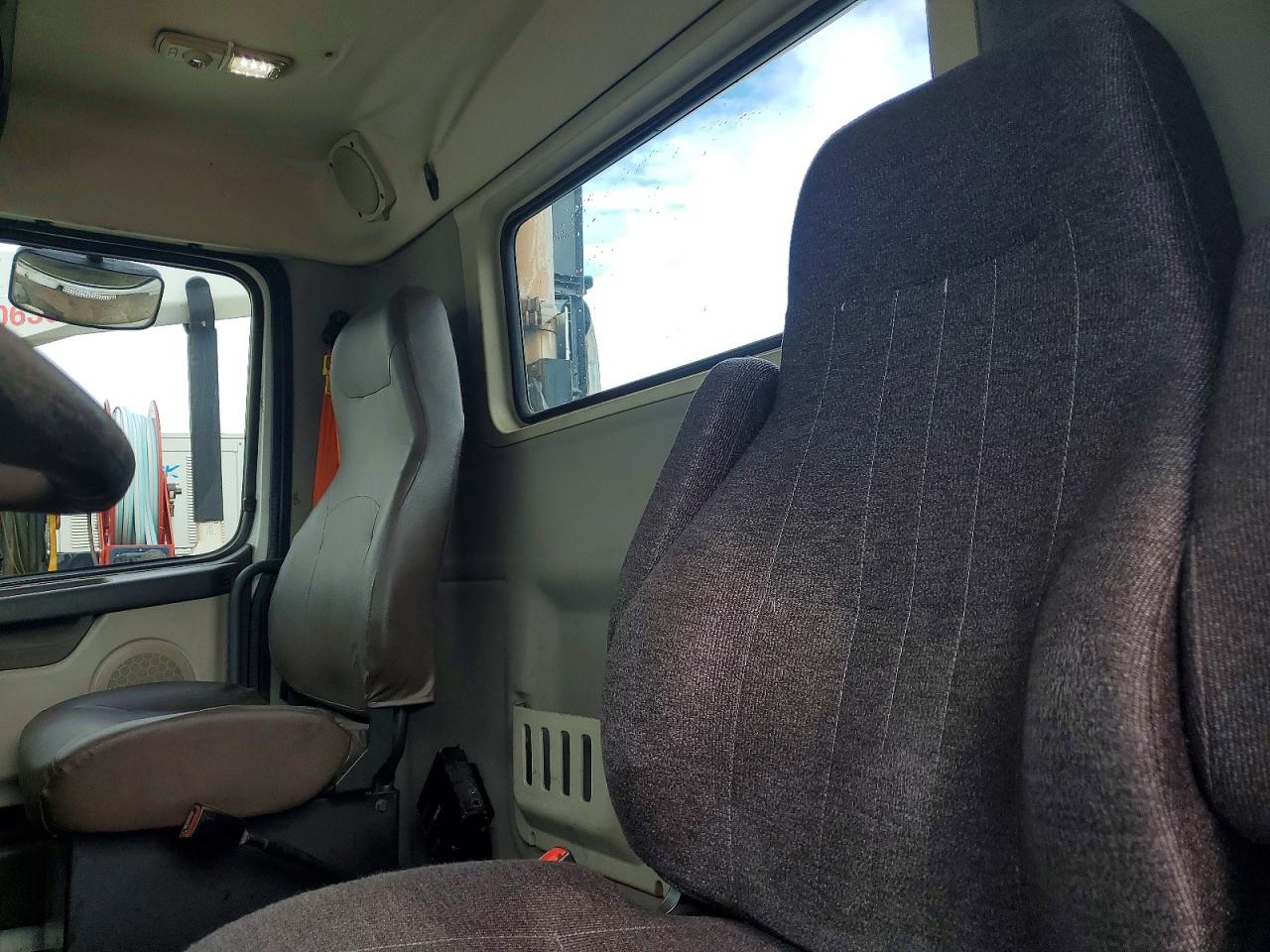 2018 VOLVO VNL