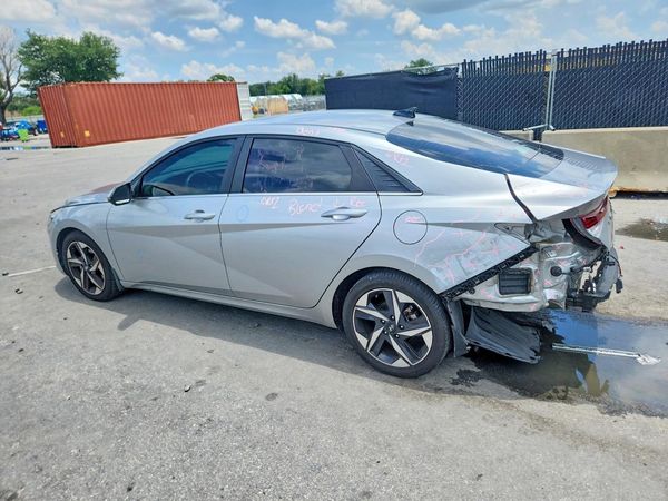 2022 HYUNDAI ELANTRA SEL w/Premium Pkg