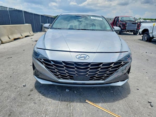 2022 HYUNDAI ELANTRA SEL w/Premium Pkg
