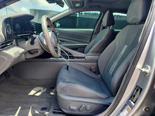 2022 HYUNDAI ELANTRA SEL w/Premium Pkg