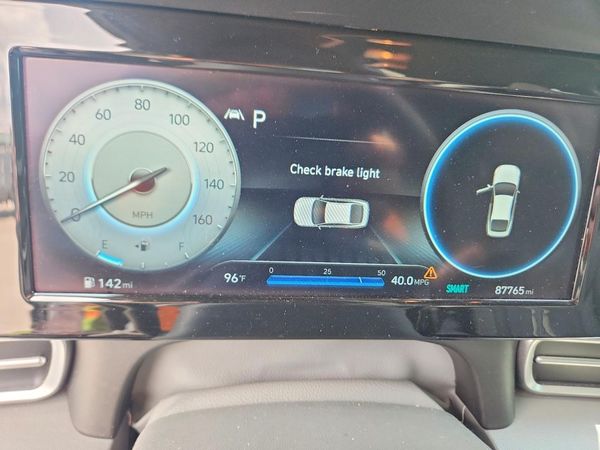 2022 HYUNDAI ELANTRA SEL w/Premium Pkg