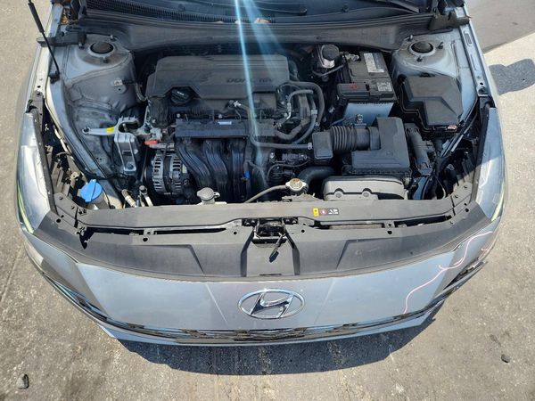 2022 HYUNDAI ELANTRA SEL w/Premium Pkg