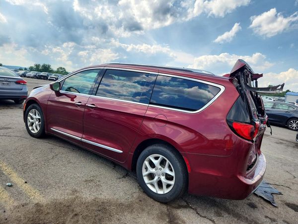 2017 CHRYSLER PACIFICA Touring L Plus