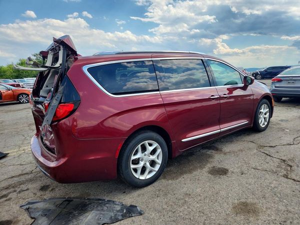 2017 CHRYSLER PACIFICA Touring L Plus