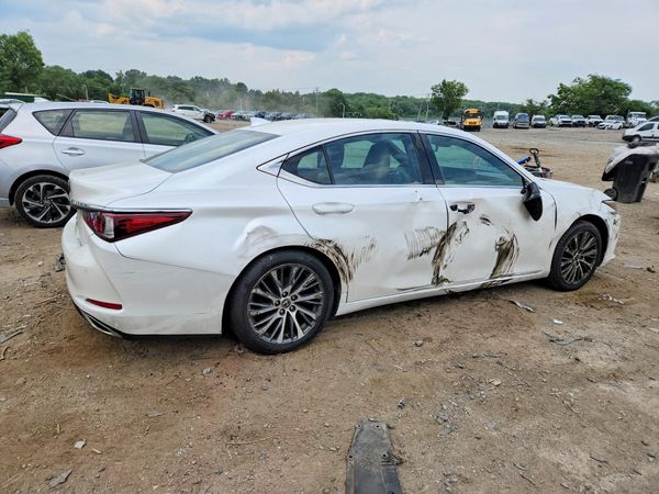 2019 LEXUS ES
