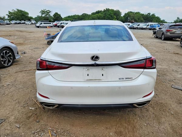 2019 LEXUS ES