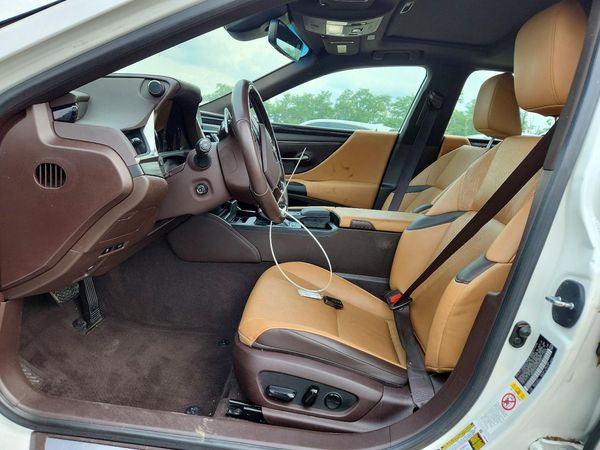 2019 LEXUS ES
