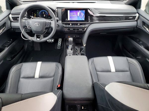 2025 TOYOTA CAMRY