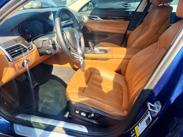 2022 BMW 740 xDrive