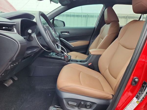 2026 TOYOTA COROLLA CROSS XLE — DENT