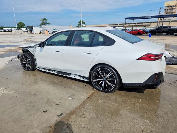 2025 BMW 530