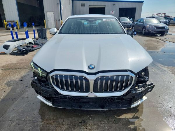 2025 BMW 530