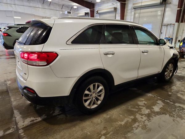 2016 KIA SORENTO L / LX
