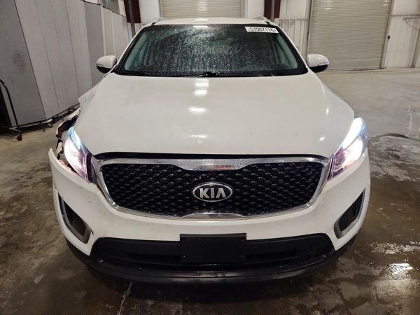 2016 KIA SORENTO L / LX