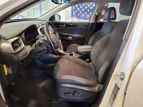 2016 KIA SORENTO L / LX