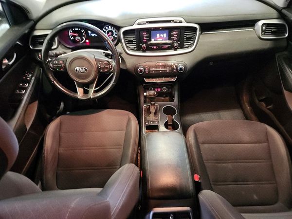 2016 KIA SORENTO L / LX
