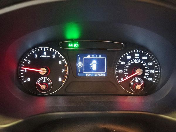 2016 KIA SORENTO L / LX