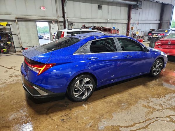 2024 HYUNDAI ELANTRA SEL w/ Convenience Pkg