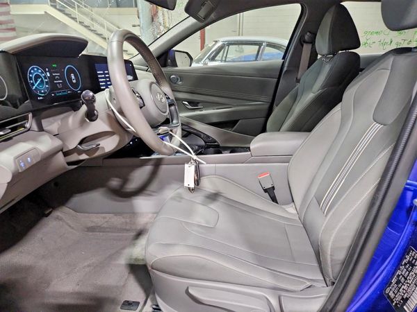2024 HYUNDAI ELANTRA SEL w/ Convenience Pkg