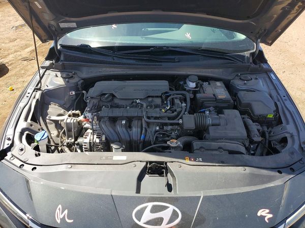 2024 HYUNDAI ELANTRA