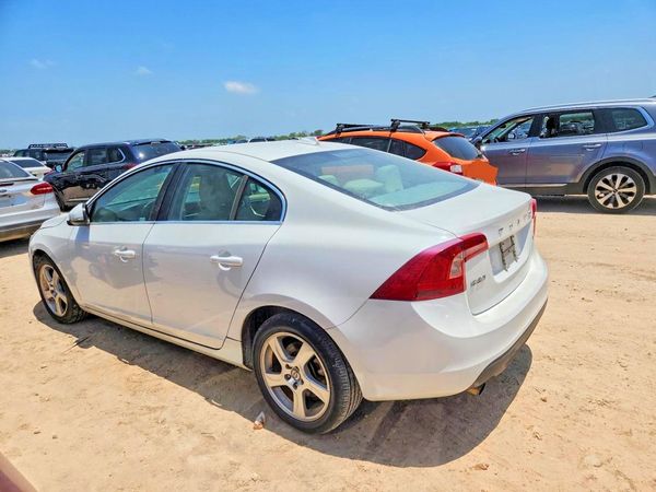 2012 VOLVO S60
