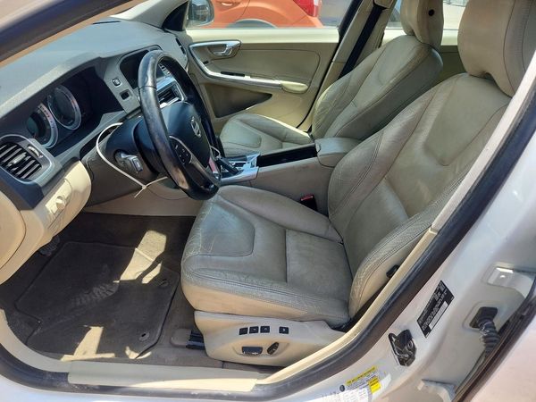 2012 VOLVO S60