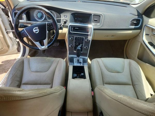 2012 VOLVO S60