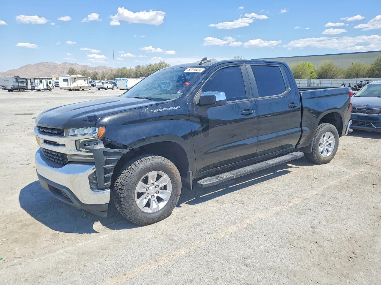 2019 CHEVROLET SILVERADO LT — Front 3/4