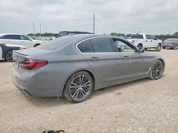 2022 BMW 530E