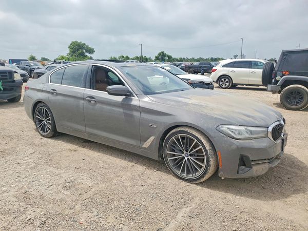 2022 BMW 530E