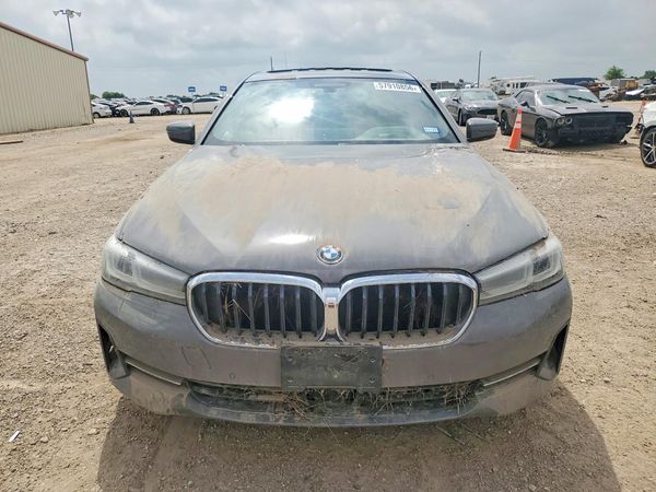 2022 BMW 530E