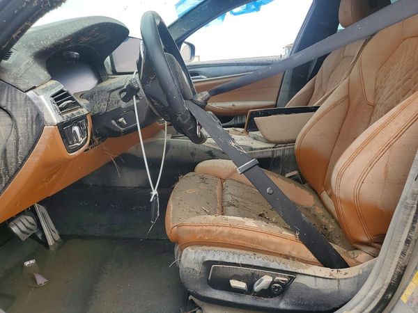 2022 BMW 530E