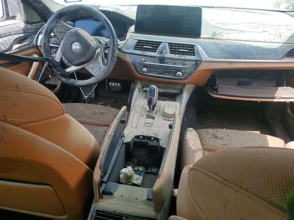 2022 BMW 530E