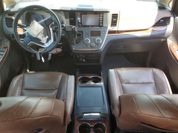 2018 TOYOTA SIENNA